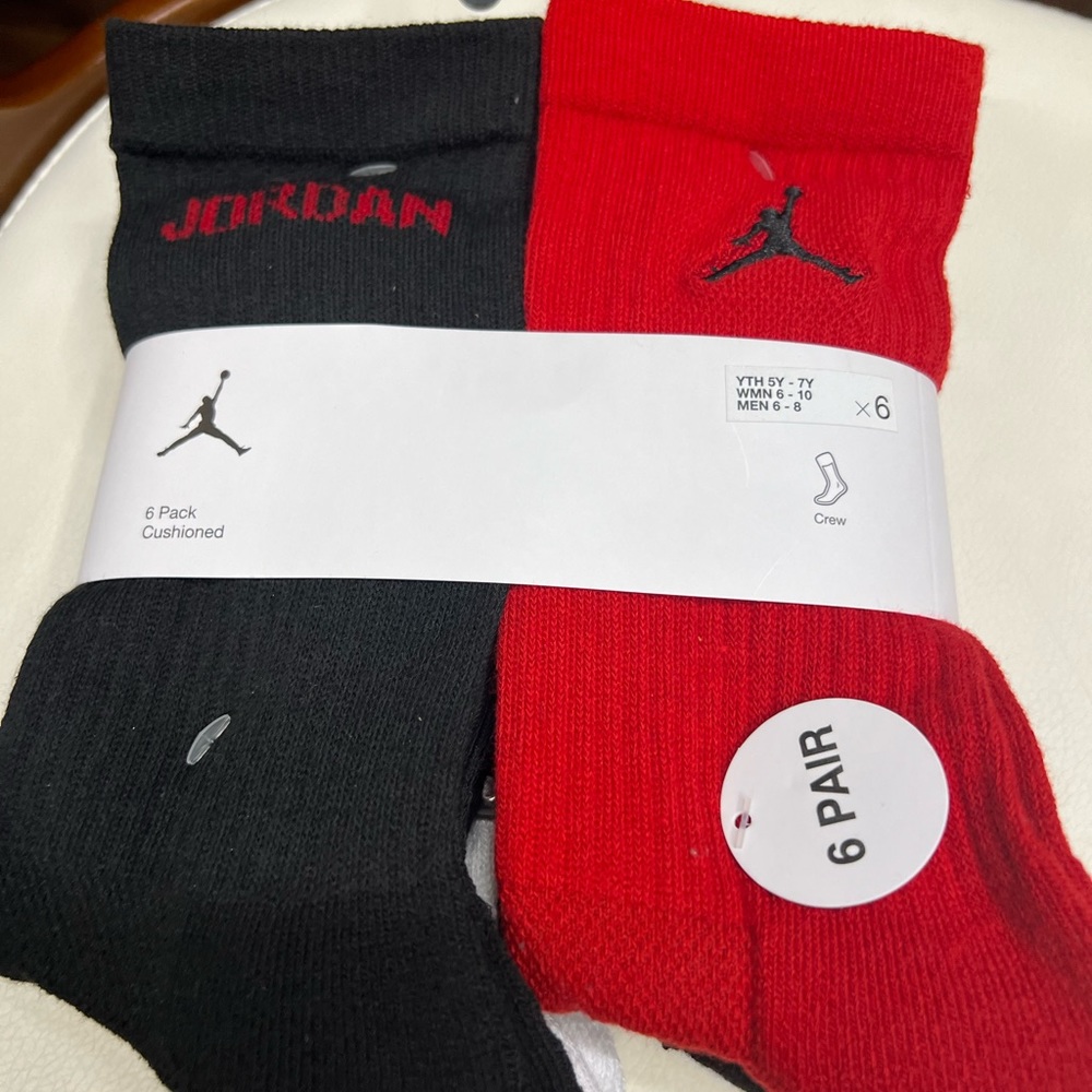 6 PAIRS OF JORDAN SOCKS. MENS SHOE SIZE 6-8… FREE SAME DAY SHIPPING